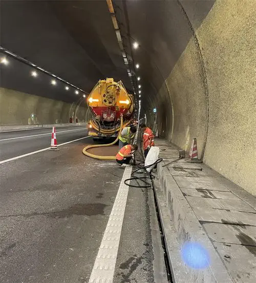 开封隧道排水渠清淤